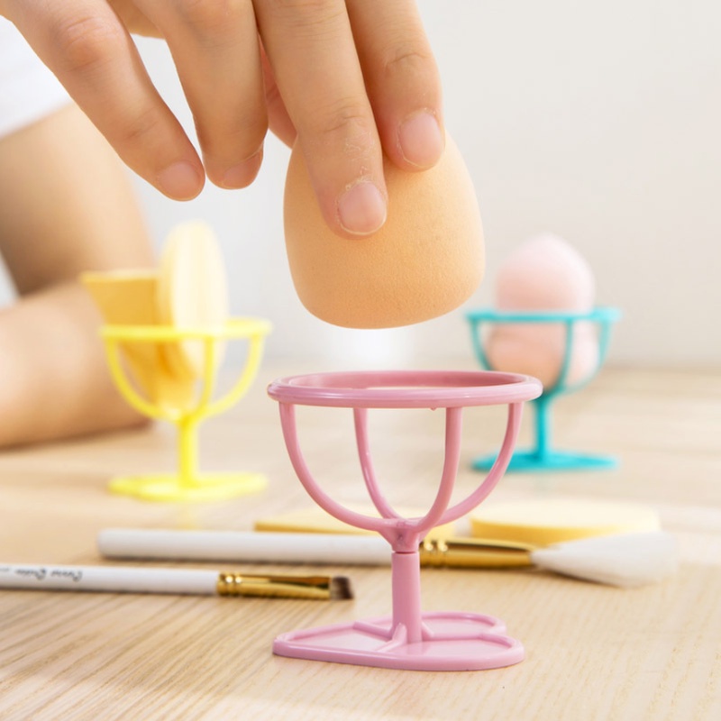 [Hàng mới về] Giá đỡ mút trang điểm có đế hình trái tim