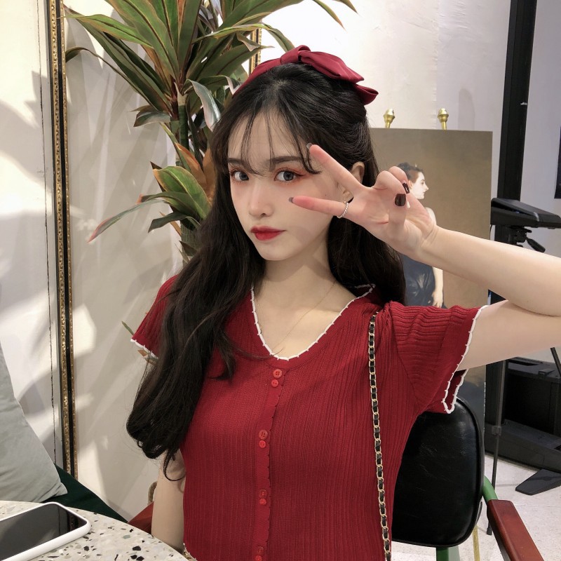 [ Mã 11FASHIONSALE1 giảm 10K đơn 50K ] Áo croptop tay ngắn xẻ cổ chữ V phong cách Hàn Quốc | WebRaoVat - webraovat.net.vn