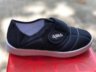 Giày dán Asia