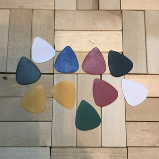 Phím gảy guitar giá rẻ (rẻ vô địch) 1 ngàn đồng 2 phím