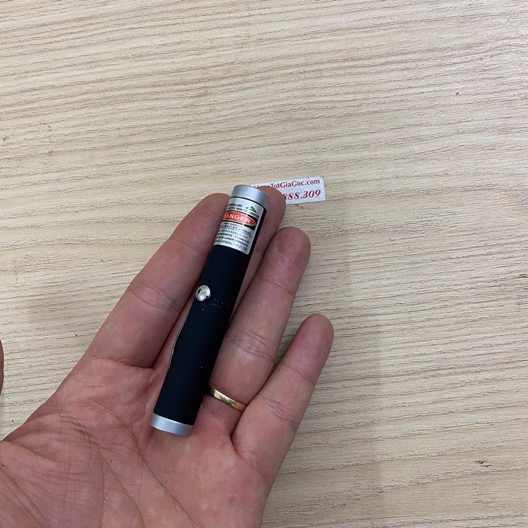 Đèn pin chiếu tia laser mini 201 tia màu tím cực đẹp và chiếu xa, sạc USB tiện dụng