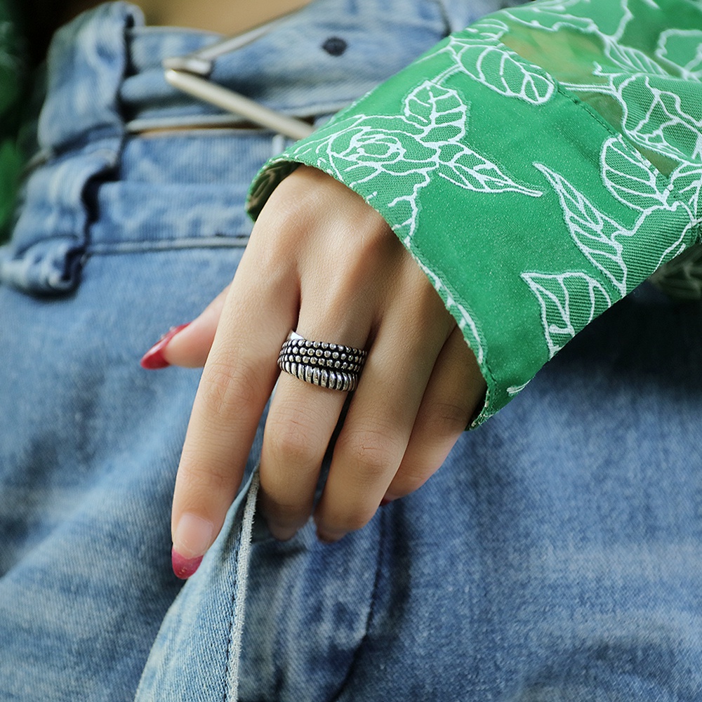 Nhẫn titan unisex họa tiết bi tròn xoắn bản 10mm không gỉ