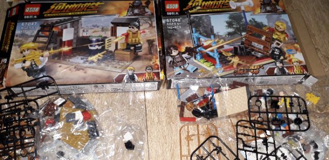 Lắp ráp 1 hộp LegoPubg 67045_67048 có nhiều chi tiết bằng nhựa ABS