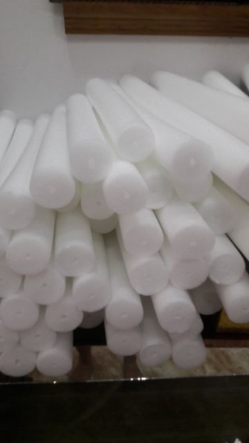 Mút cắm hoa sáp dài 50cm.