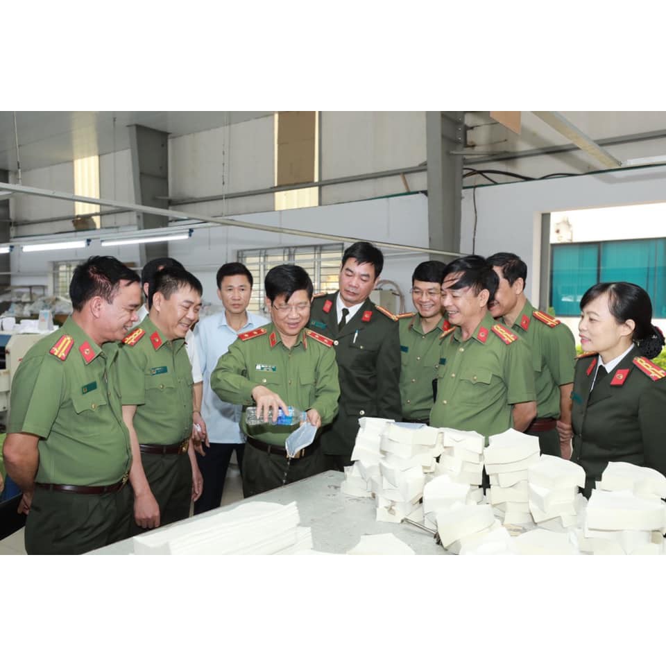 Khẩu trang vải y tế chống nước đi mưa vải 3 lớp kháng khuẩn dệt lụa Vinatex