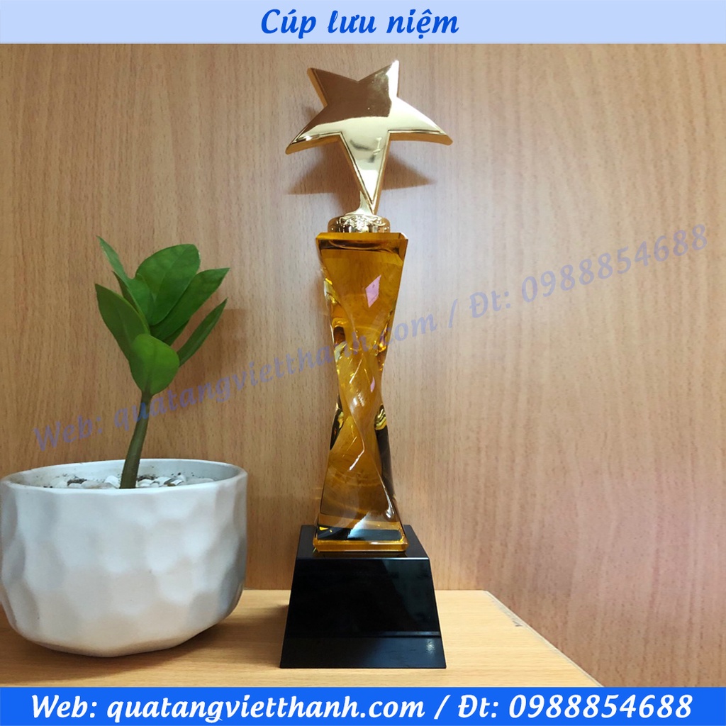 Cúp pha lê kim loại thân màu