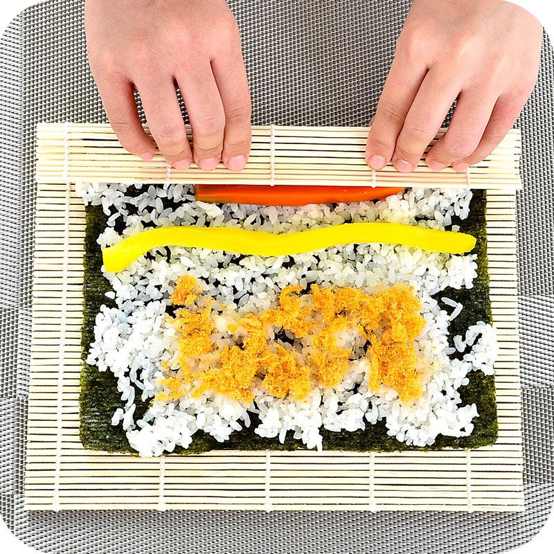 Mành tre cuộn sushi, cơm cuộn