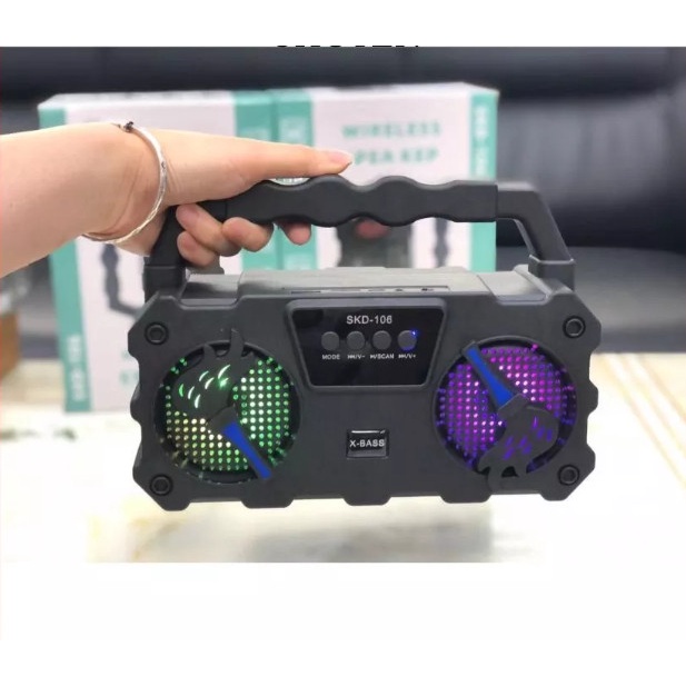 LOA BLUETOOTH SKD 106 TẶNG KÈM MIC âm thanh sóng động