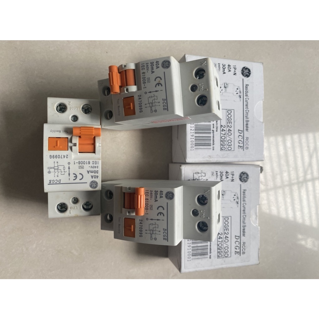 Cầu Dao Chống Rò RCCB 2 Pha 2 Cực 40A 30mA hiệu GE Mỹ - Hàng Chất Lượng Cao