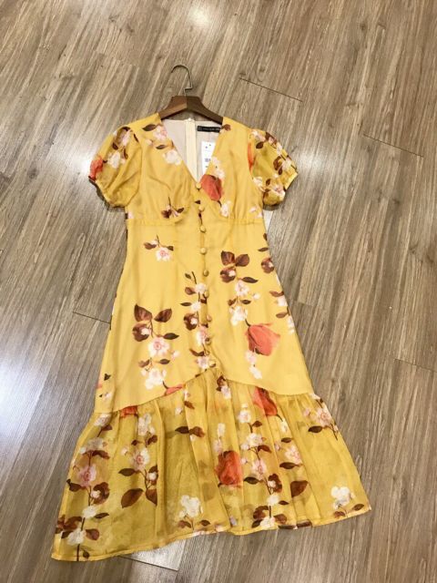 Về mẫu váy siêu đẹp, dễ thương vô cùng. Đầm zara midi. Hàng vnxk xịn đẹp. Lên form đẹp, dáng xinh, chất vải cực đẹp