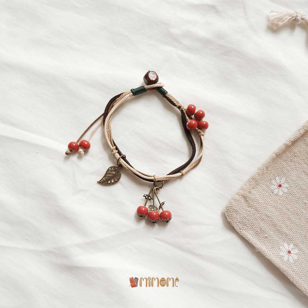 Vòng gốm cói cherry đỏ | BigBuy360 - bigbuy360.vn