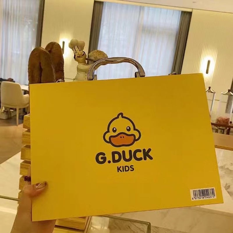 Hộp Bút Màu G-duck 67 Chi Tiết Hình Vịt Vàng, Vali Màu Cho Bé Tập Tô Thỏa Sức Sáng Sạo