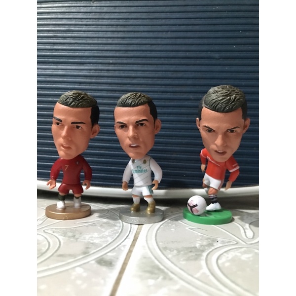 Tượng cầu thủ bóng đá Ronaldo