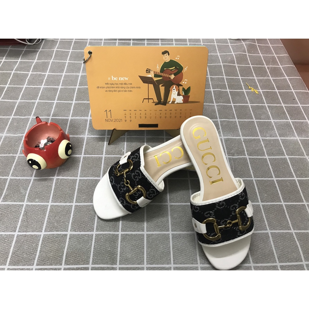 Dép Nữ Khóa Đùi Gà 2 dành cho nữ