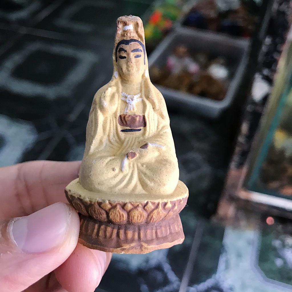 MẸ QUAN ÂM NGỒI TRANG TRÍ HỒ CÁ NON BỘ RỘNG 4CM CAO 7CM