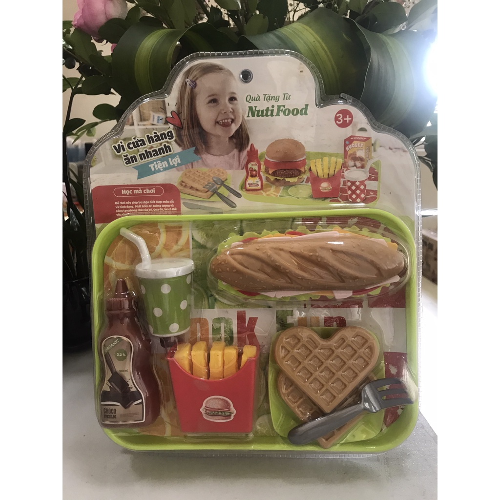 XE BUÝT TRƯỜNG HỌC, XE TRỘN BÊ TÔNG XOAY PHÁT NHẠC, XE CHỞ CÁT, VỈ ĐỒ CHƠI - KM Nutifood