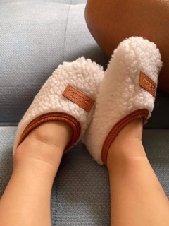 Giày lông cừu cho bé
