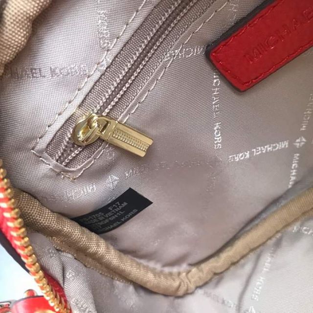 Túi đeo chéo michael kors