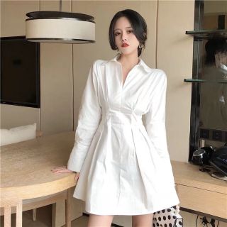 Váy sơ mi trễ vai