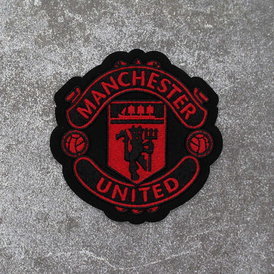 LOGO thêu MANCHESTER đen đỏ