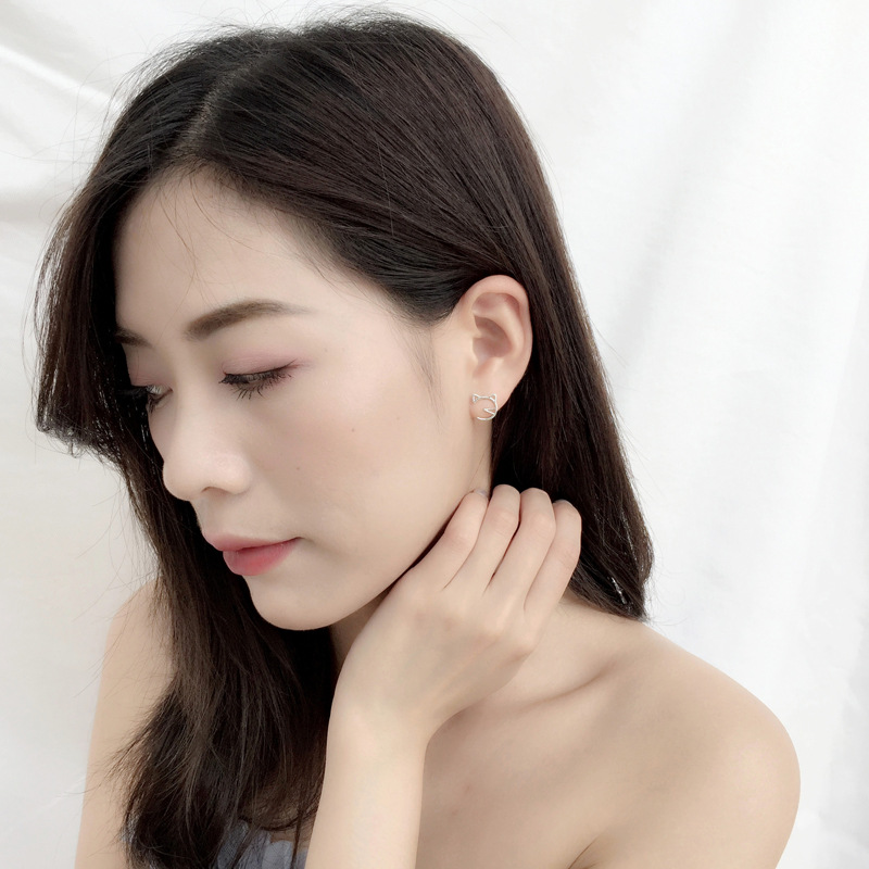 Bông tai mạ bạc 925 mặt hình mèo xinh xắn dành cho nữ