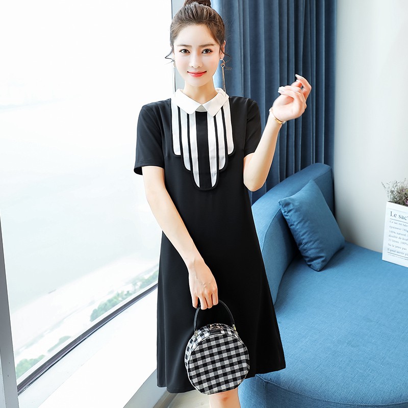 Đầm suông cổ Đức sọc trắng phối cho người béo mập
