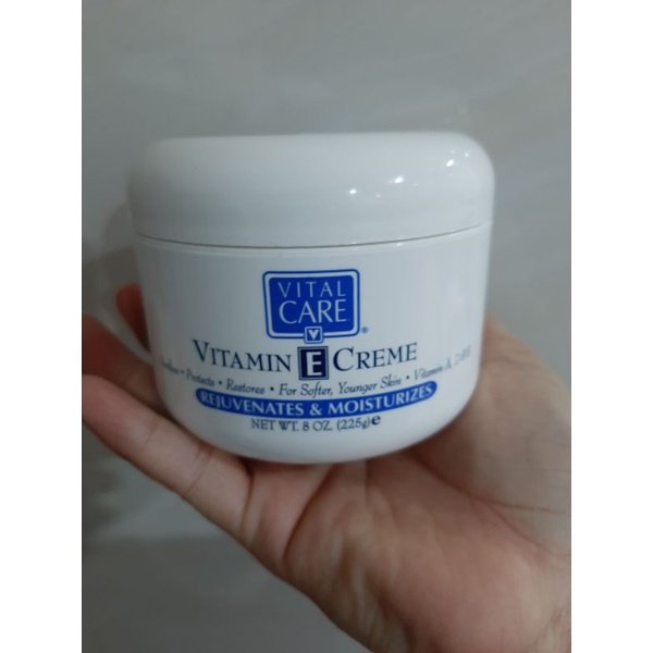 Kem dưỡng toàn thân Vital Care Vitamin E 225g