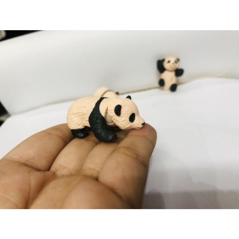 Set 1 và set 3 mô hình gâú trúc hãng Tomy có khớp cử động cổ