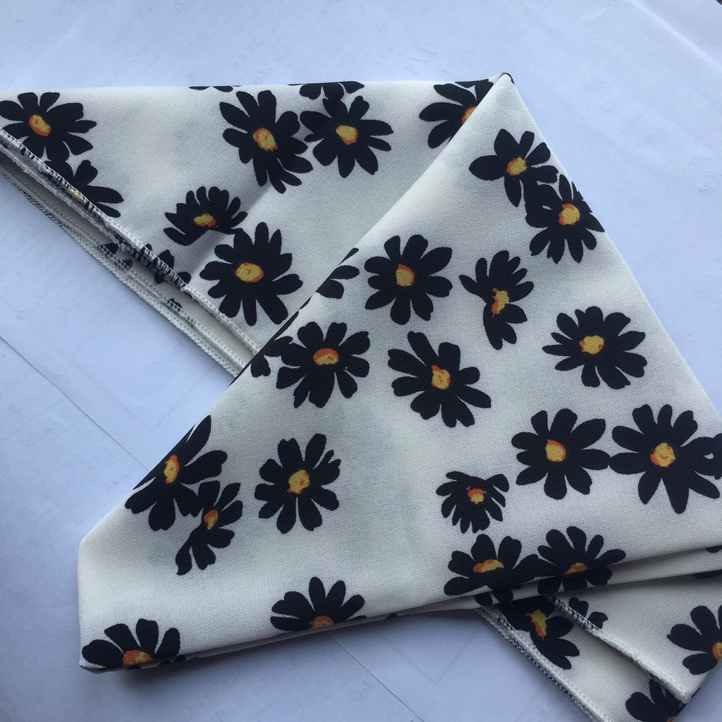 Khăn quàng cổ bandana hoa cúc caro