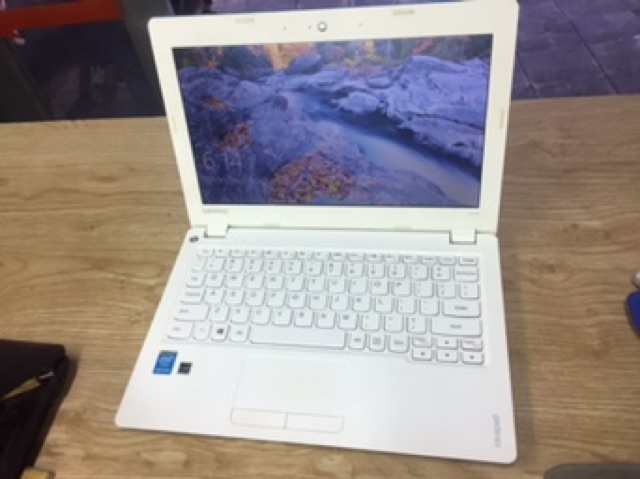 Laptop siêu mỏng, nhẹ Lenovo idiapad 100s chíp thế hệ mới ram 2gb ssd 24gb win10 zin | BigBuy360 - bigbuy360.vn