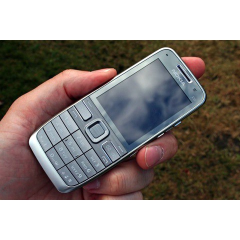 Điện thoại Nokia E52 chính hãng tồn kho