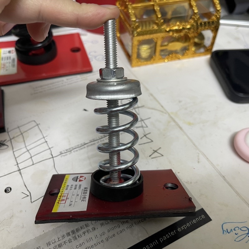 Lò xo giảm chấn quạt công nghiệp, điều hoà trung tâm, máy nén, bơm nước….