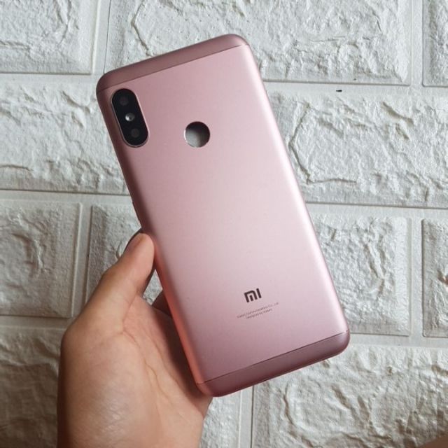 Combo Bộ Vỏ + Màn Hình Xiaomi Redmi 6 Pro/Mia 2 Lite Zin Hàng Cao Cấp Tặng 1 Tuýp Keo B-7000