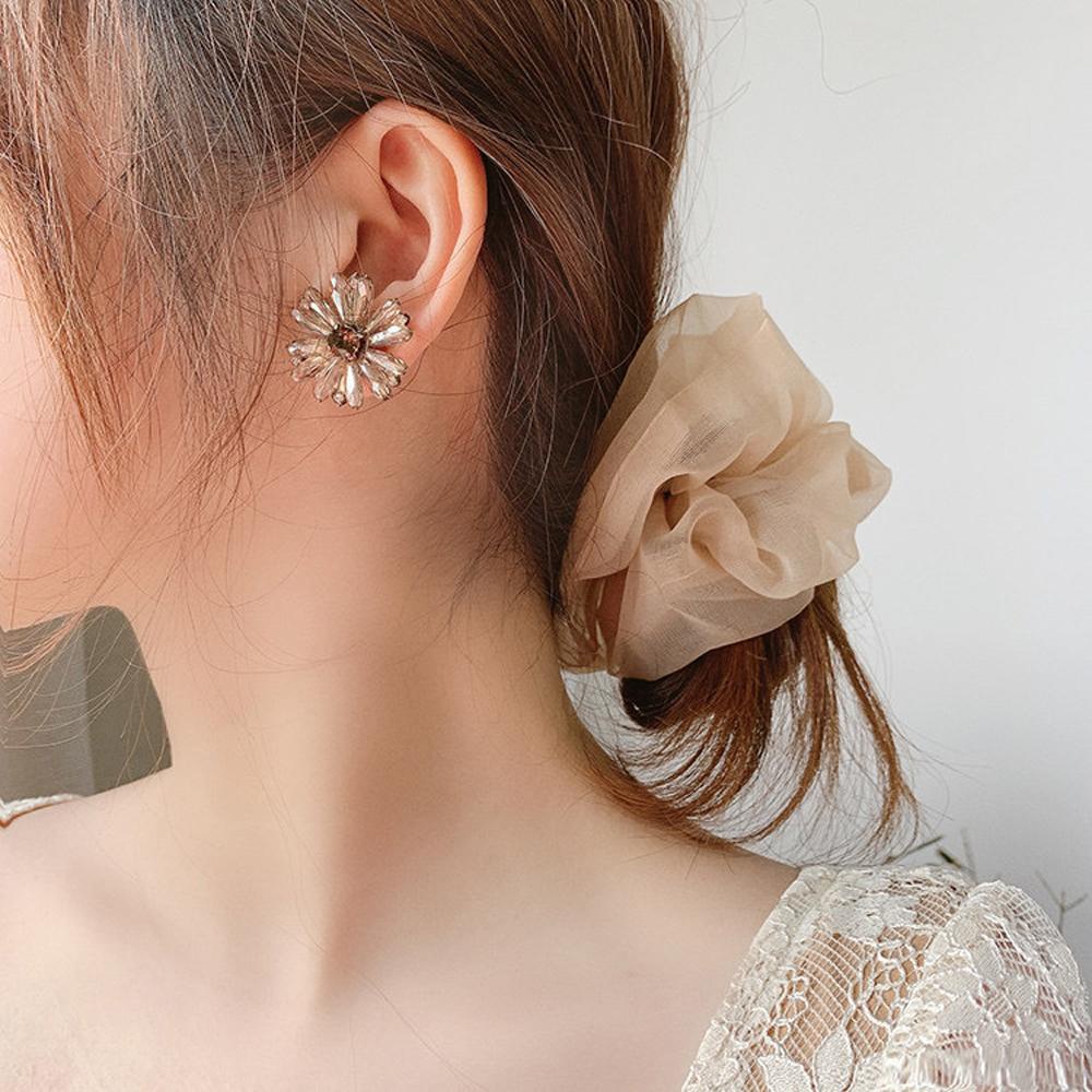 Bông Tai Hình Hoa Cúc Nhỏ Xinh Xắn Thời Trang Cho Bạn Gái VANES1