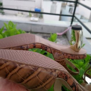 Giày cao gót kiểu da rắn làm từ da cừu cao cấp
