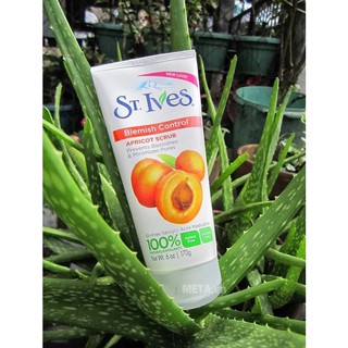 Sữa Rửa Mặt ST.Ives Trái Mơ và Hạt scrub Nhập Khẫu Mỹ - 170g
