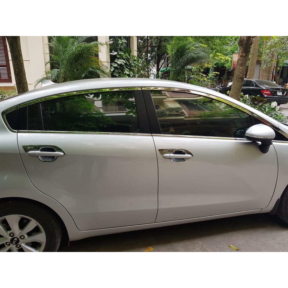 Nẹp chân và cong kính Kia Rio sedan