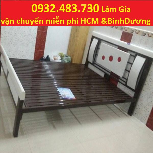 Giường sắt hộp đèn Duy Phương 1m8x2m HCM