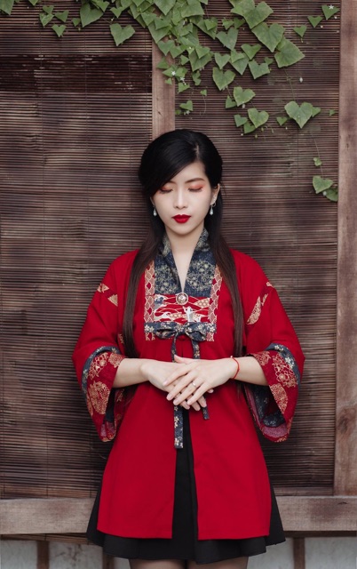 Áo Nhật Bình màu đỏ loại ngắn | BigBuy360 - bigbuy360.vn