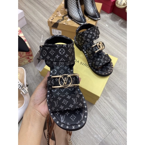 Sandal LV khoá vàng đủ 2 màu ( FORM 1,5)