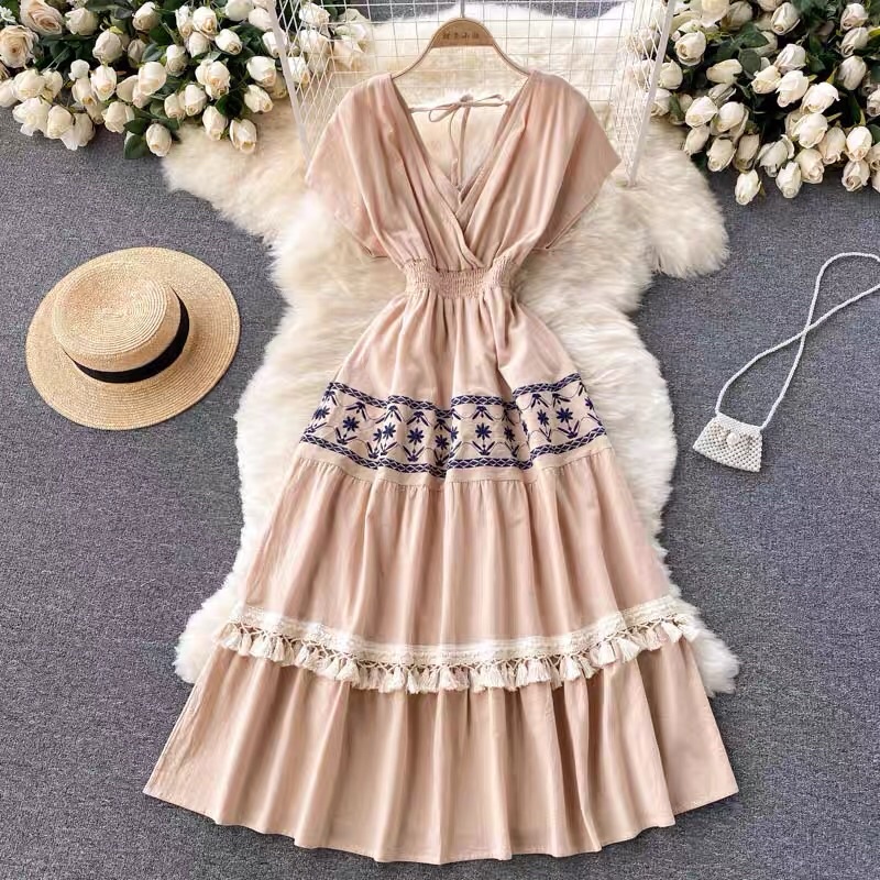 Váy đầm maxi boho thổ cẩm thêu hoa viền tua rua thắt dây đi biển đi chơi du lịch