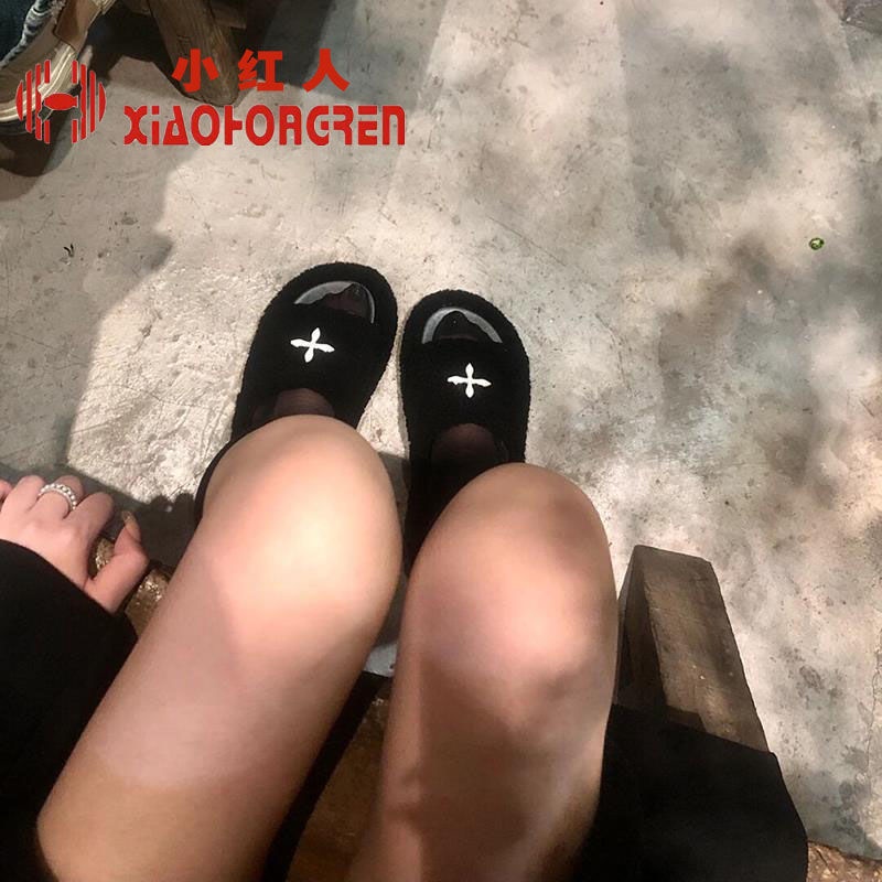 Dép Đế Dày Quai Chéo Phối Lông Nhung Màu Đen Thời Trang Mùa Xuân