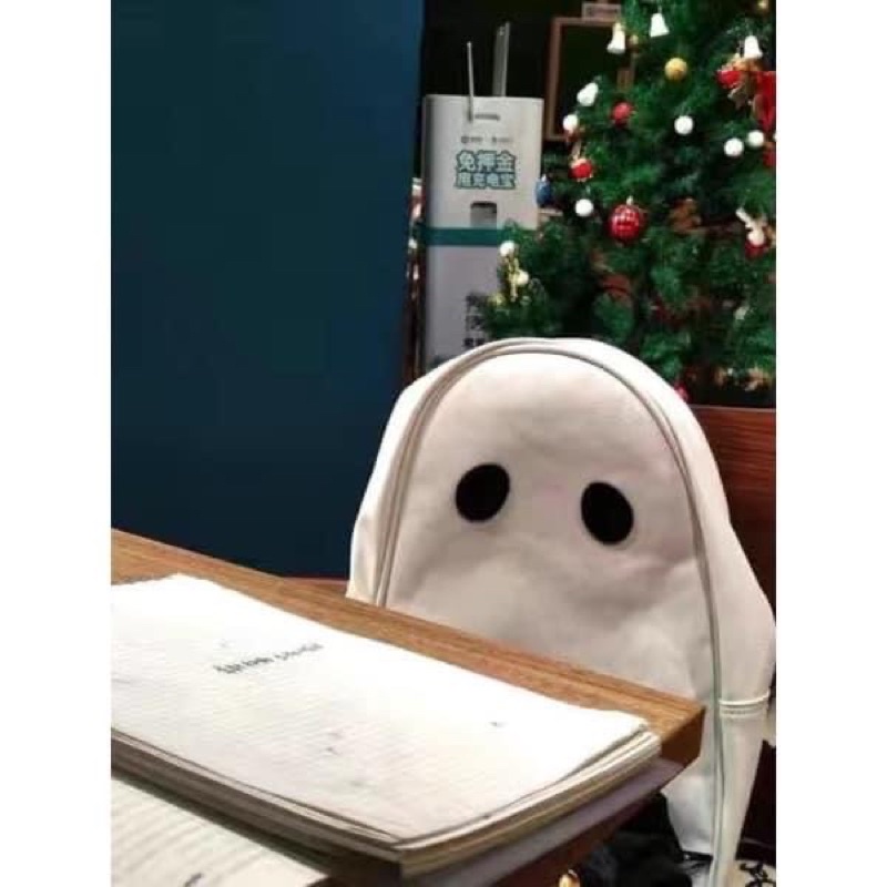 Balo hình con ma đi học