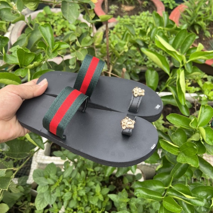 Dép xỏ ngón nữ đế đen quai dù