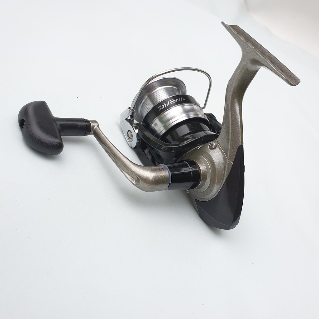 Siêu bền Máy câu cá DAIWA STRIKEFORCE 2500-B Và DAIWA STRIKEFORCE 4000-B