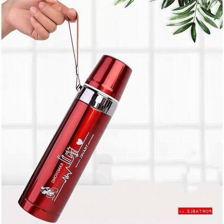Dòng BÌNH GIỮ NHIỆT nhỏ gọn, có dây đeo tiện lợi, đựng được nhiều loại: trà nóng, cà phê,...