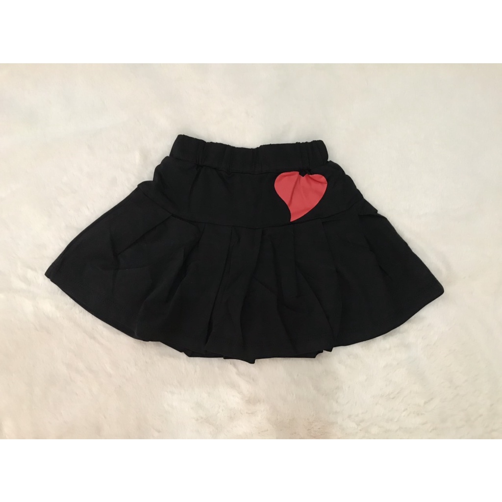 Chân váy kèm quần lót trong thun cotton ngắn xếp li trơn in hình tim sz 2-9