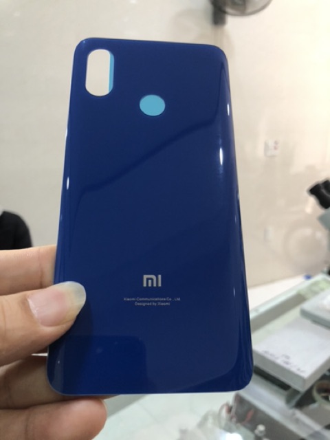 Lưng xiaomi Mi 8 zin (xanh-đen) tặng keo dán B7000