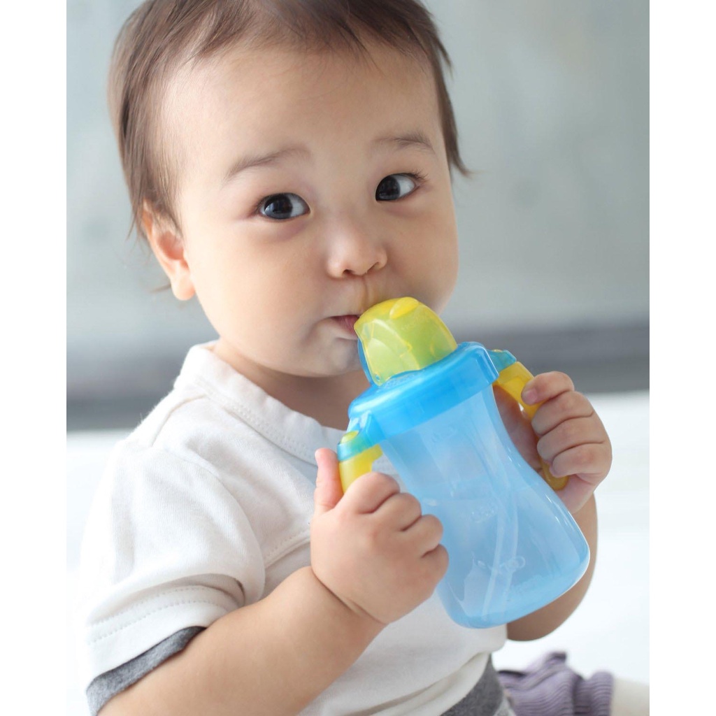 Bình tập uống nước tay cầm Pigeon Straw Bottle Tall 330ml và bình Petite Straw Bottle 150ml