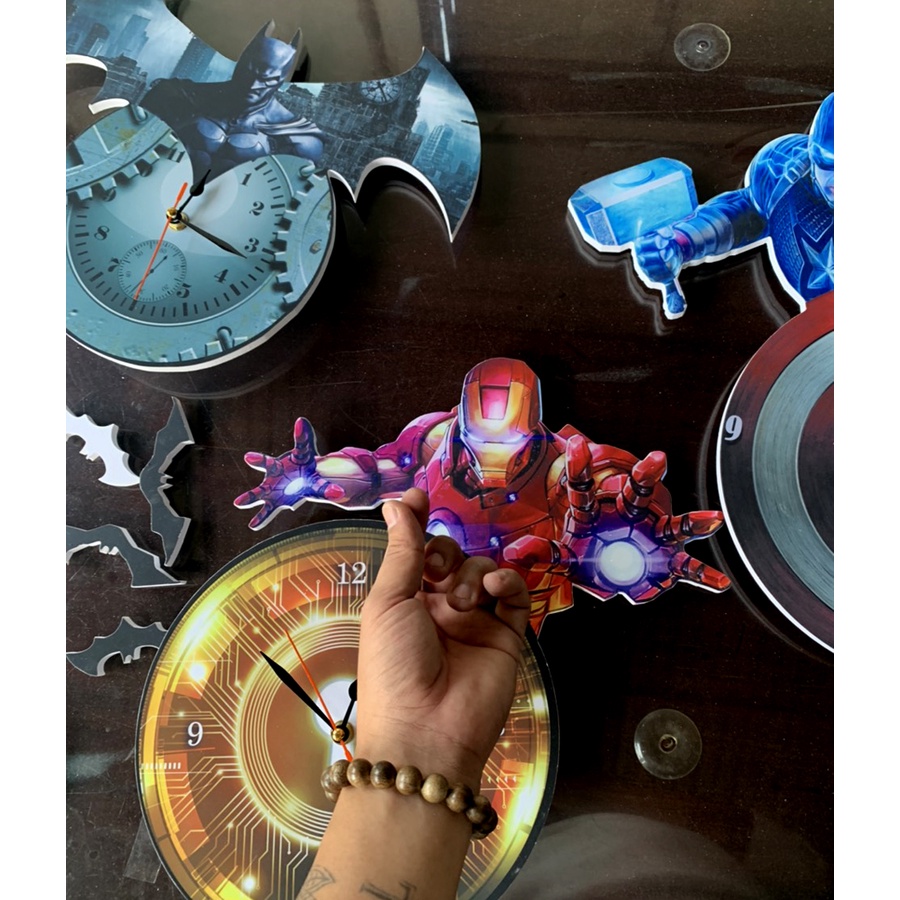 Đồng hồ treo tường nghệ thuật siêu anh hùng caption cho bé độc đáo giá tốt
